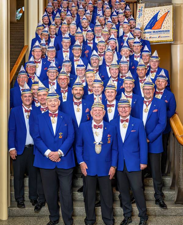 Gruppenfoto der Grosse Braunsfelder Karnevalsgesellschaft im Gürzenich.