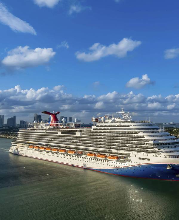 Die Carnival Horizon sticht von Miami aus zu einer einwöchigen Karibik Kreuzfahrt in See.