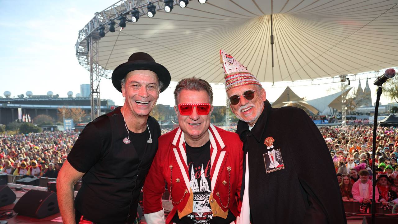 Peter Brings mit Linus und Joachim Zöller im Tanzbrunnen.