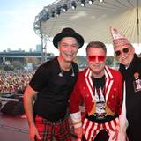 Peter Brings mit Linus und Joachim Zöller im Tanzbrunnen.