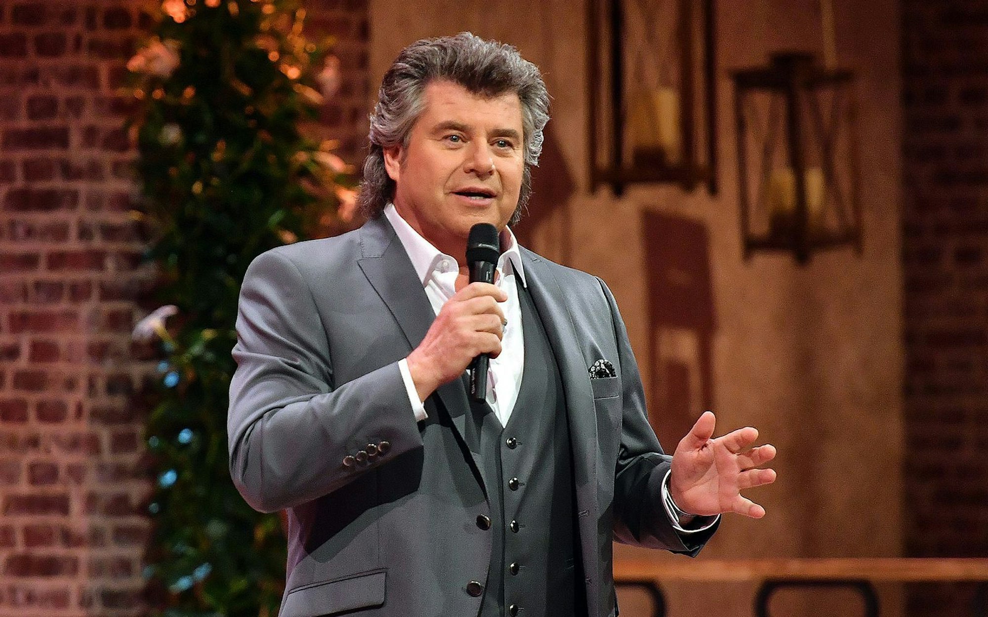 Andy Borg kann Heiligabend auf drei Sendern Weihnachtsstimmung verbreiten. (Bild: SWR/Kimmig/Kerstin Joensson)