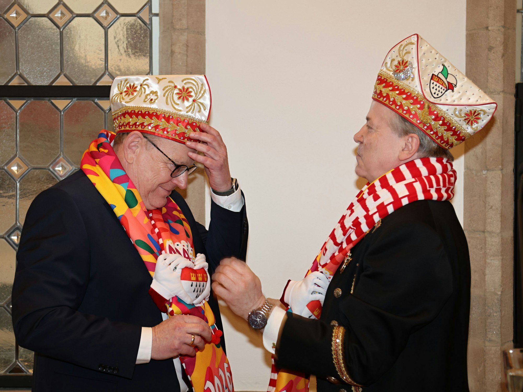Christoph Kuckelkorn mit Torsten Burmester im Rathaus.