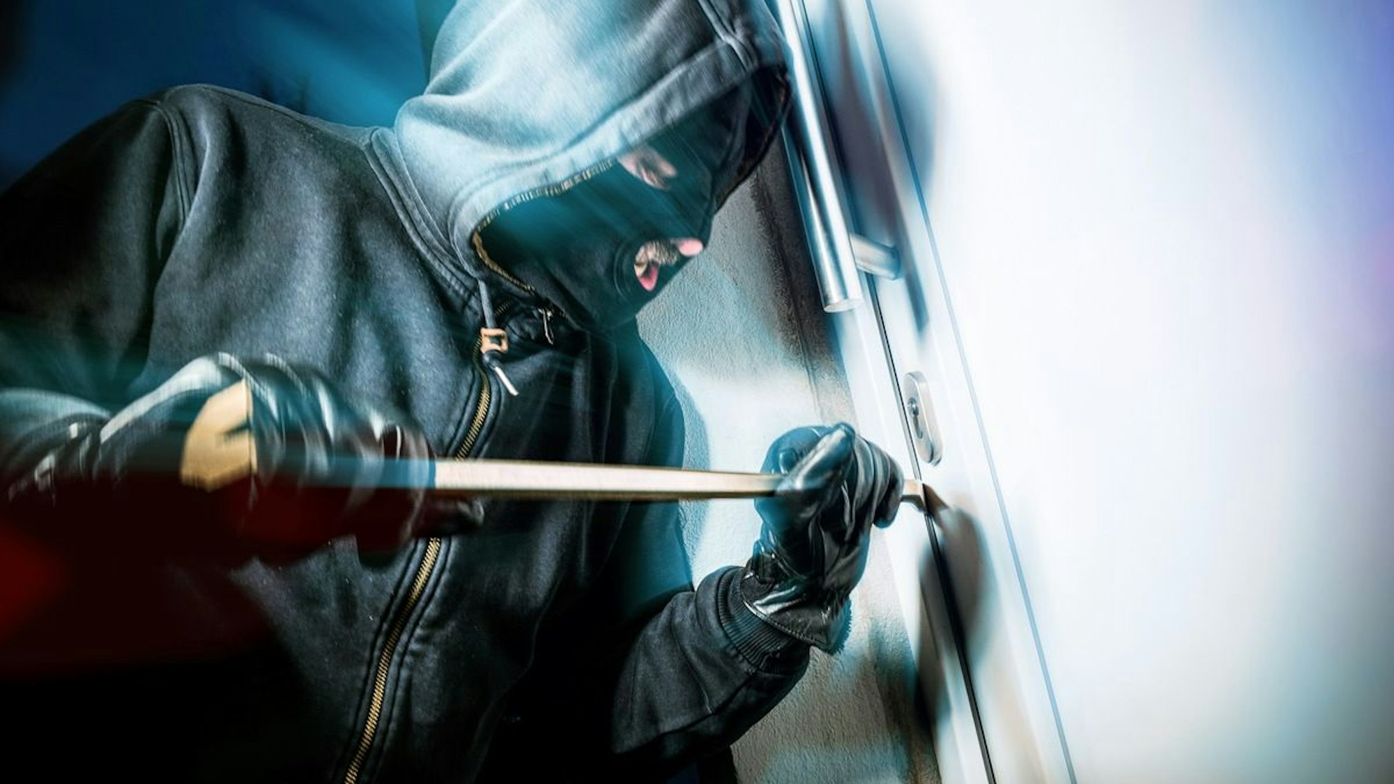 Ein aufgebrochenes Fenster (Symbolbild).