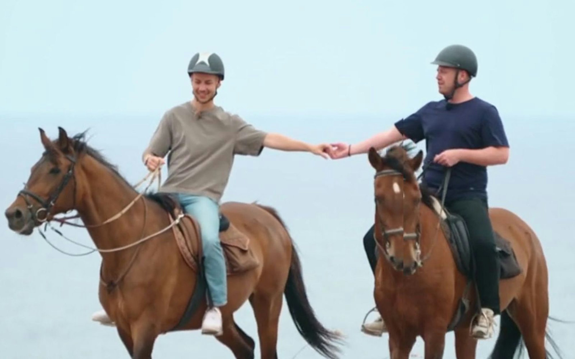 Marco (links) ist happy mit Marc. (Bild: Joyn)