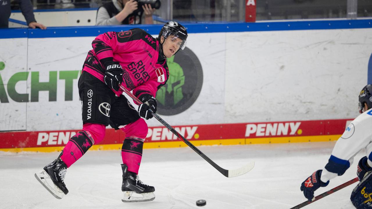 Gregor MacLeod, Stürmer der Kölner Haie, im Spiel gegen Iserlohn.