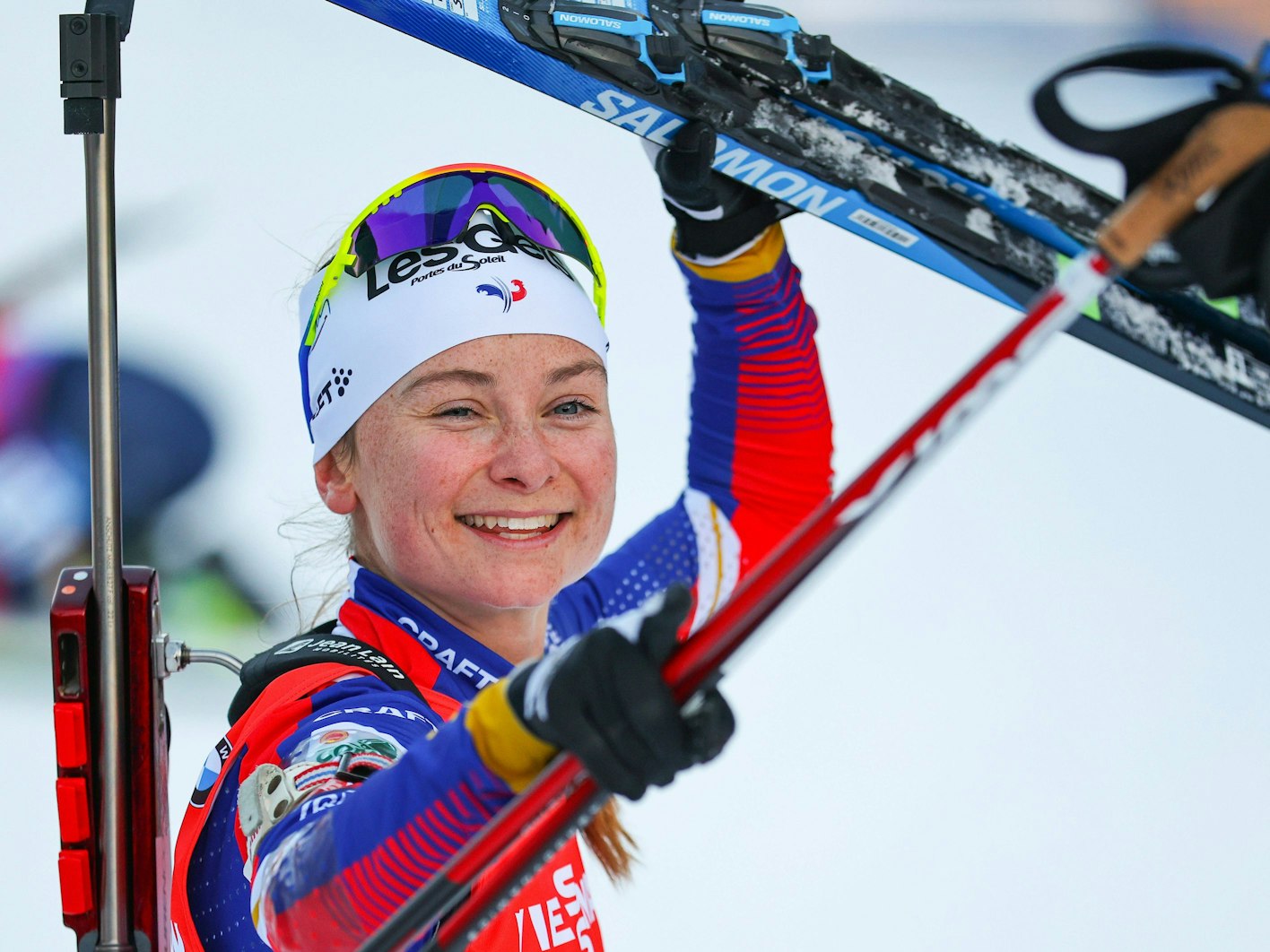 Jeanne Richard jubelt in Ruhpolding im Ziel.