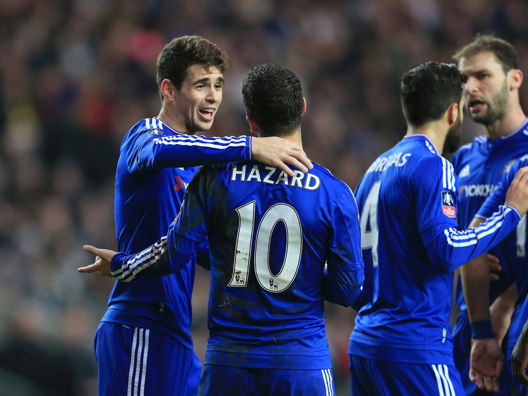 Oscar jubelt mit Eden Hazard