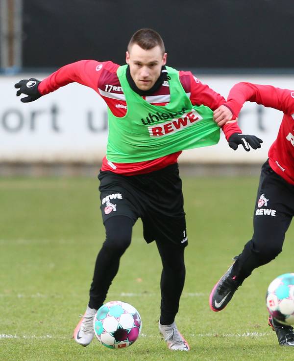 Christian Clemens und Noah Katterbach im direkten Zweikampf.