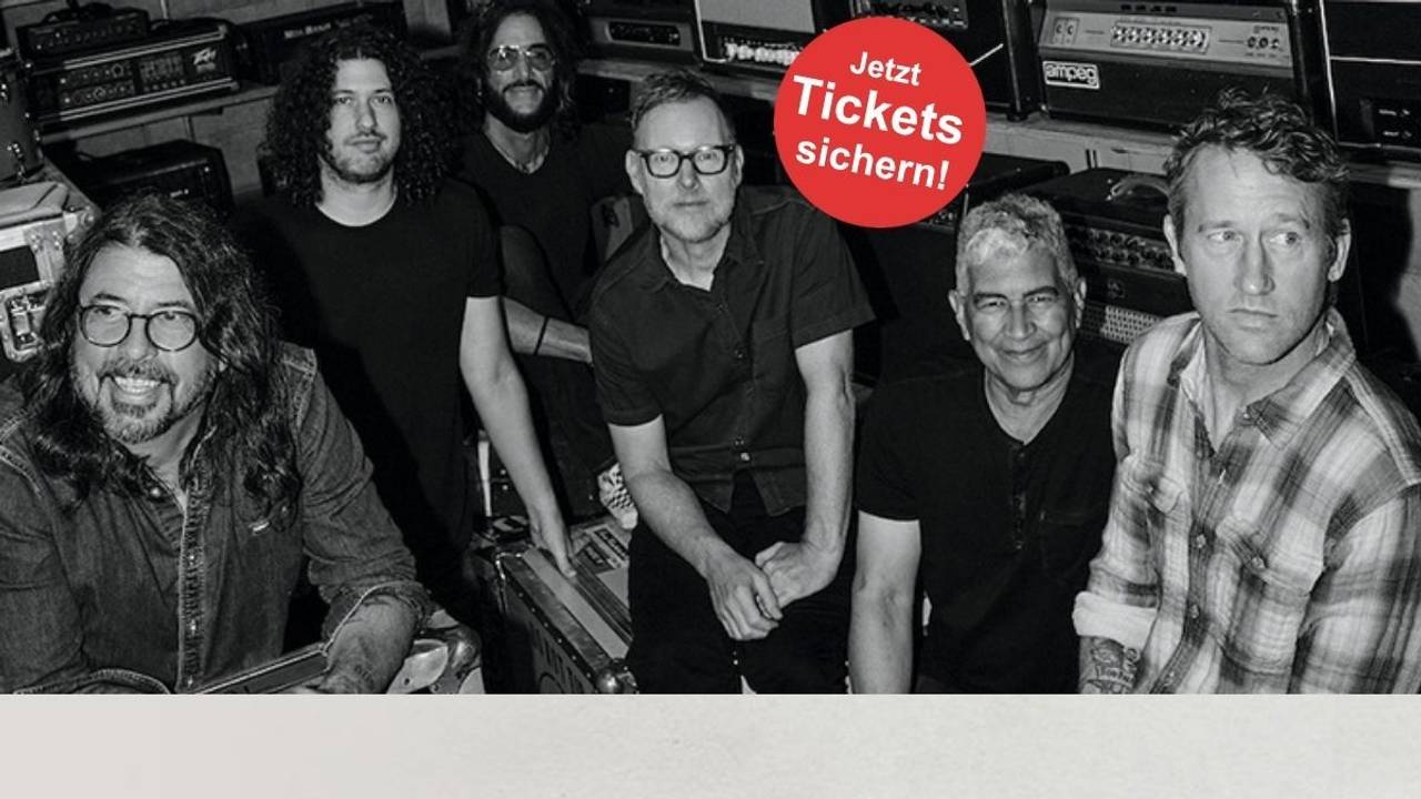 Foo Fighters, auf dem Bild sind Nate Mendel, Rami Jaffee, Dave Grohl, Pat Smear, Chris Shiflett and Ilan Rubin