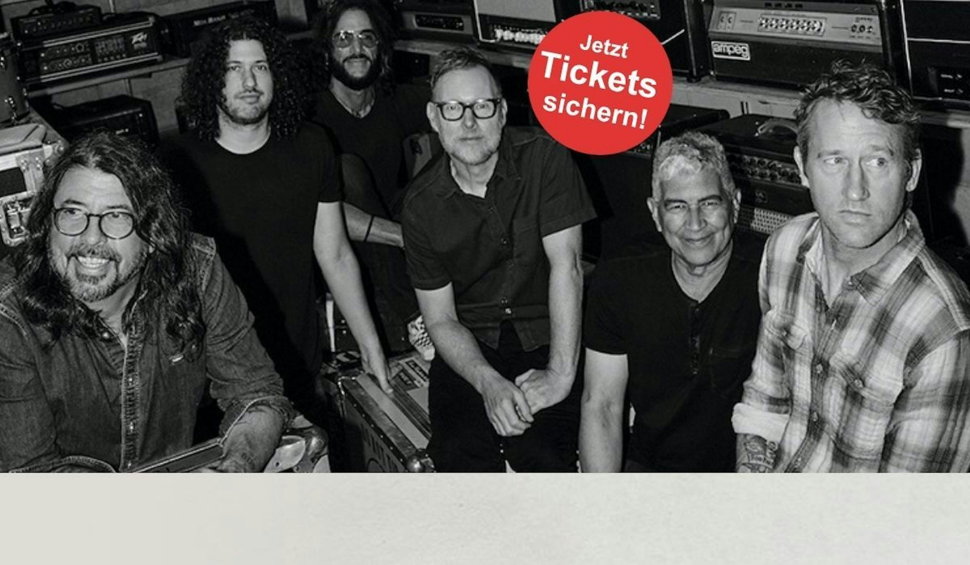 Foo Fighters, auf dem Bild sind Nate Mendel, Rami Jaffee, Dave Grohl, Pat Smear, Chris Shiflett and Ilan Rubin