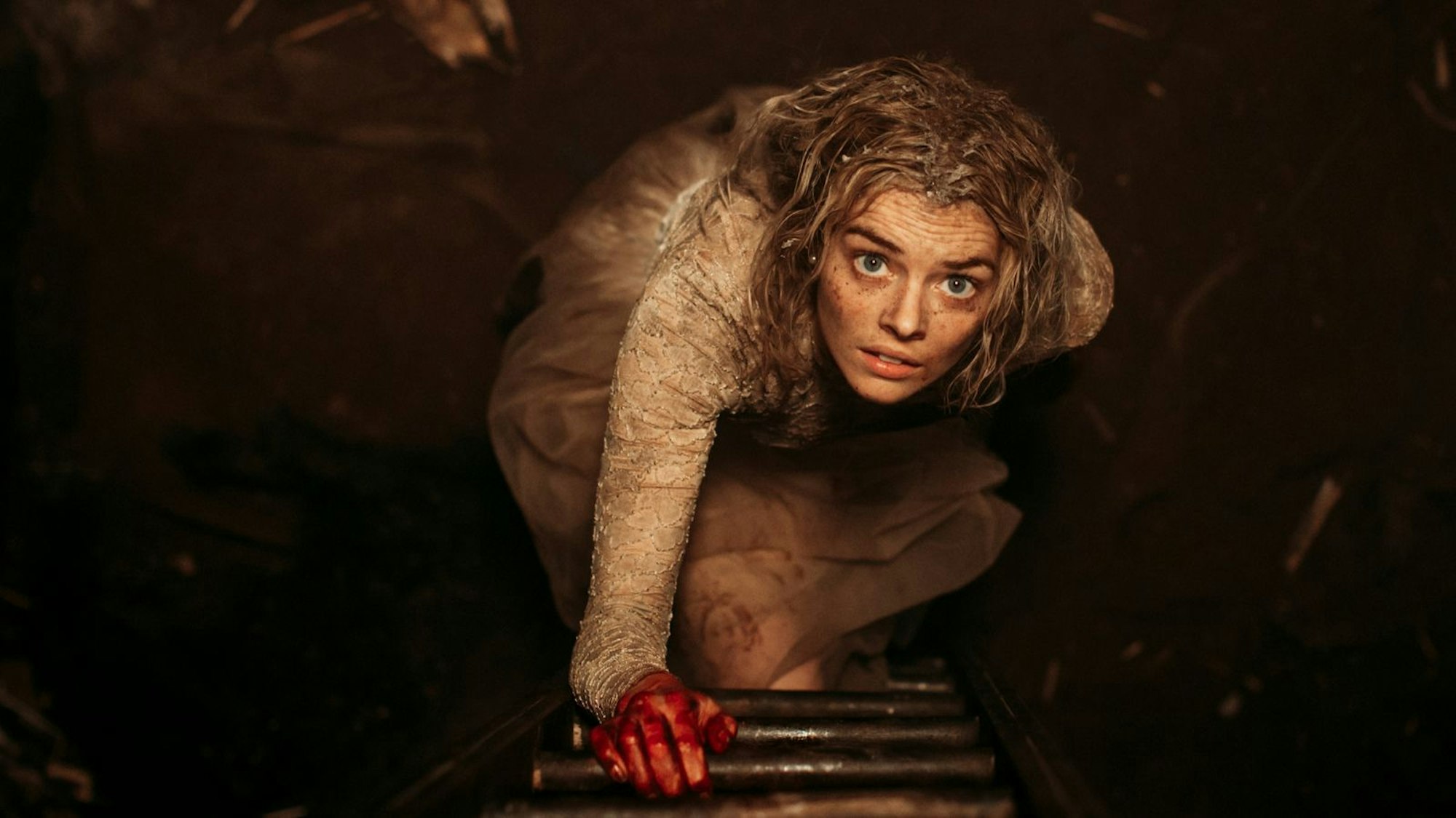 In dem überambitionierten Horrorschocker „Ready or Not? - Auf die Plätze, fertig, tot“ kämpft Samara Weaving als Grace in einem grausamen Spiel ums Überleben. (Bild: Twentieth Century Fox)