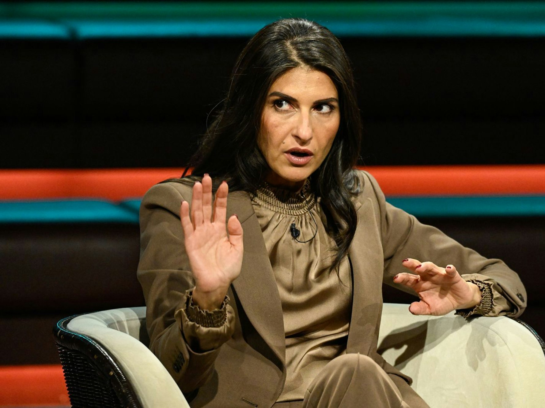 Serap Güler stellte am Mittwochabend klar, dass man mit Blick auf die Migrationspolitik von Schwarz-Rot durchaus von einer Asylwende sprechen könne. (Bild: ZDF / Markus Hertrich)