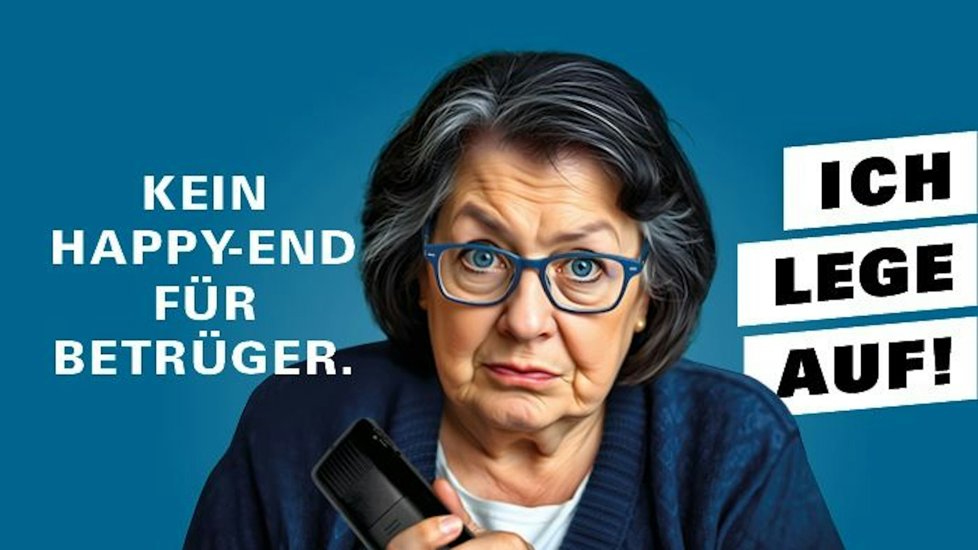 Symbolbild: Eine ältere Frau hält ein Telefon in der Hand.