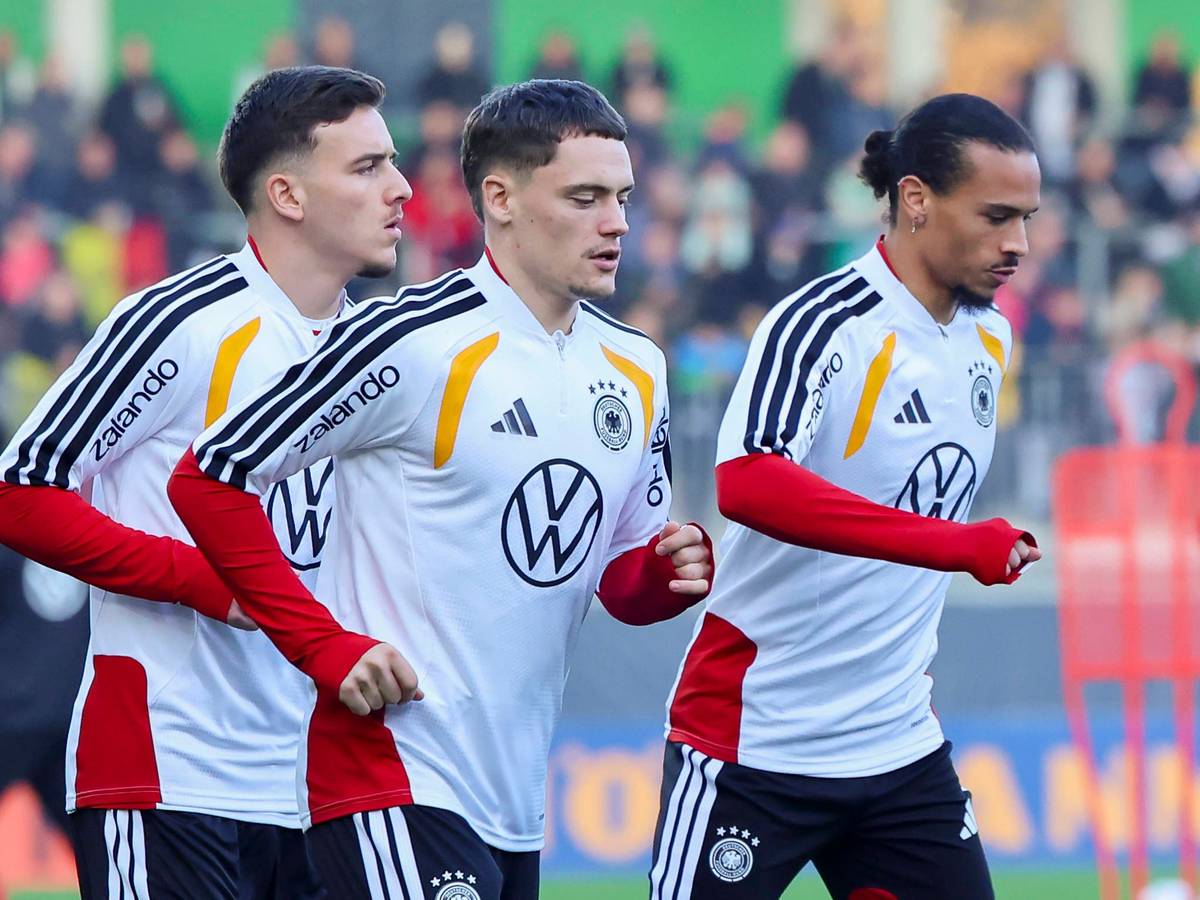 Said El Mala, Florian Wirtz und Leroy Sane am 10. November 2025 beim Training mit der deutschen Nationalmannschaft.