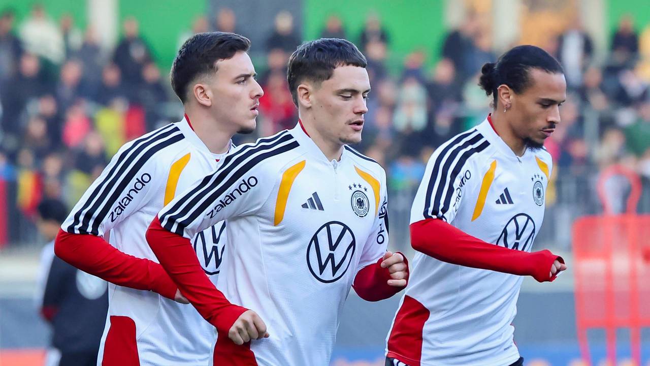Said El Mala, Florian Wirtz und Leroy Sane am 10. November 2025 beim Training mit der deutschen Nationalmannschaft.