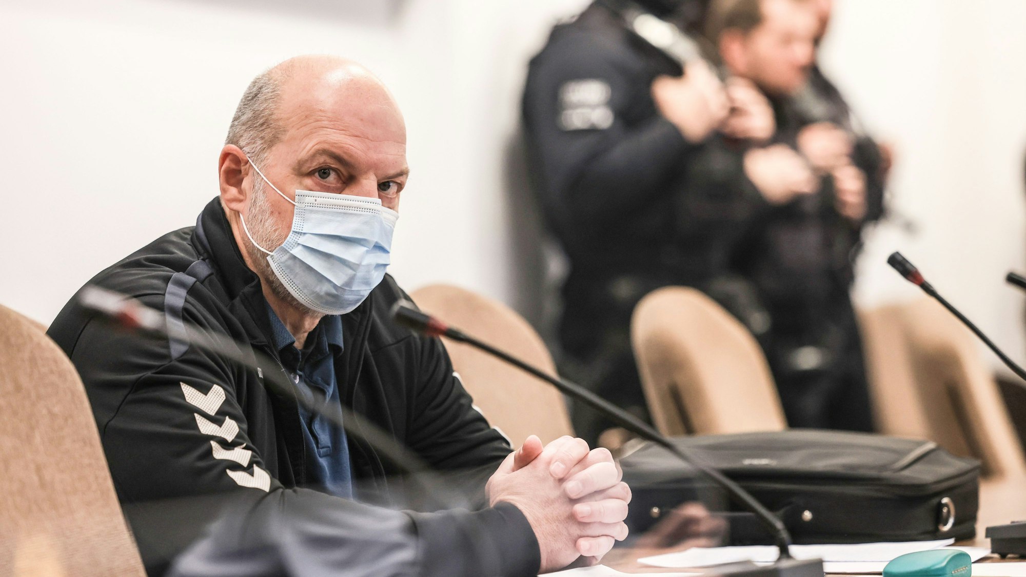 Der Reemtsma-Entführer Thomas Drach im Januar 2024 kurz vor der Urteilsverkündung beim damaligen Prozess im Kölner Landgericht.