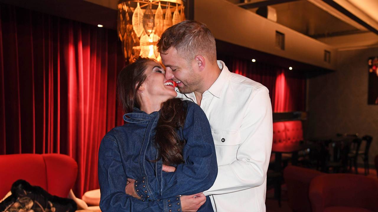 Sarah Engels mit Ehemann Julian Engels bei der Premiere von Moulin Rouge.