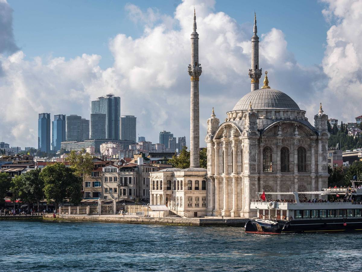 In Istanbul sind weitere Touristen und Touristinnen mit Vergiftungserscheinungen in Kliniken eingeliefert worden.