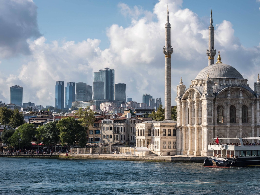 In Istanbul sind weitere Touristen und Touristinnen mit Vergiftungserscheinungen in Kliniken eingeliefert worden.