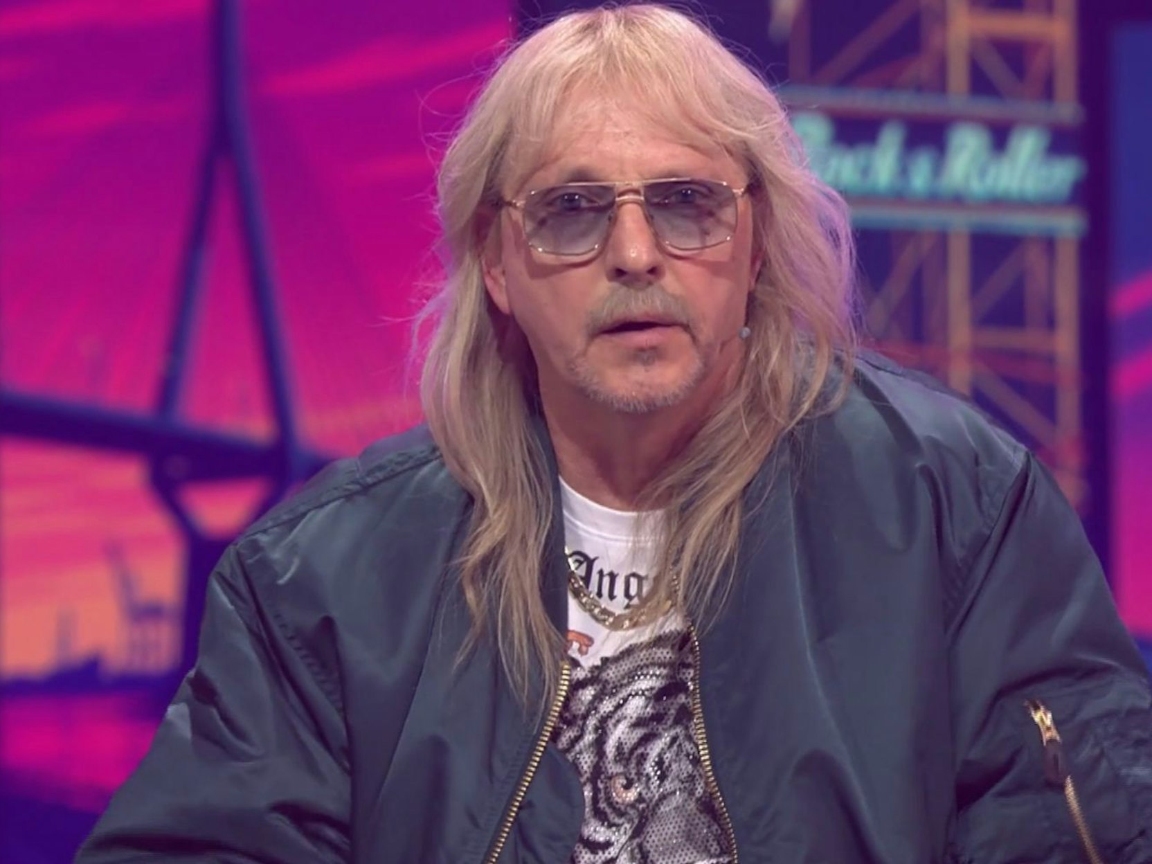 Olli Dittrich ist als Lude Mike Hansen dabei. (Bild: Joyn)