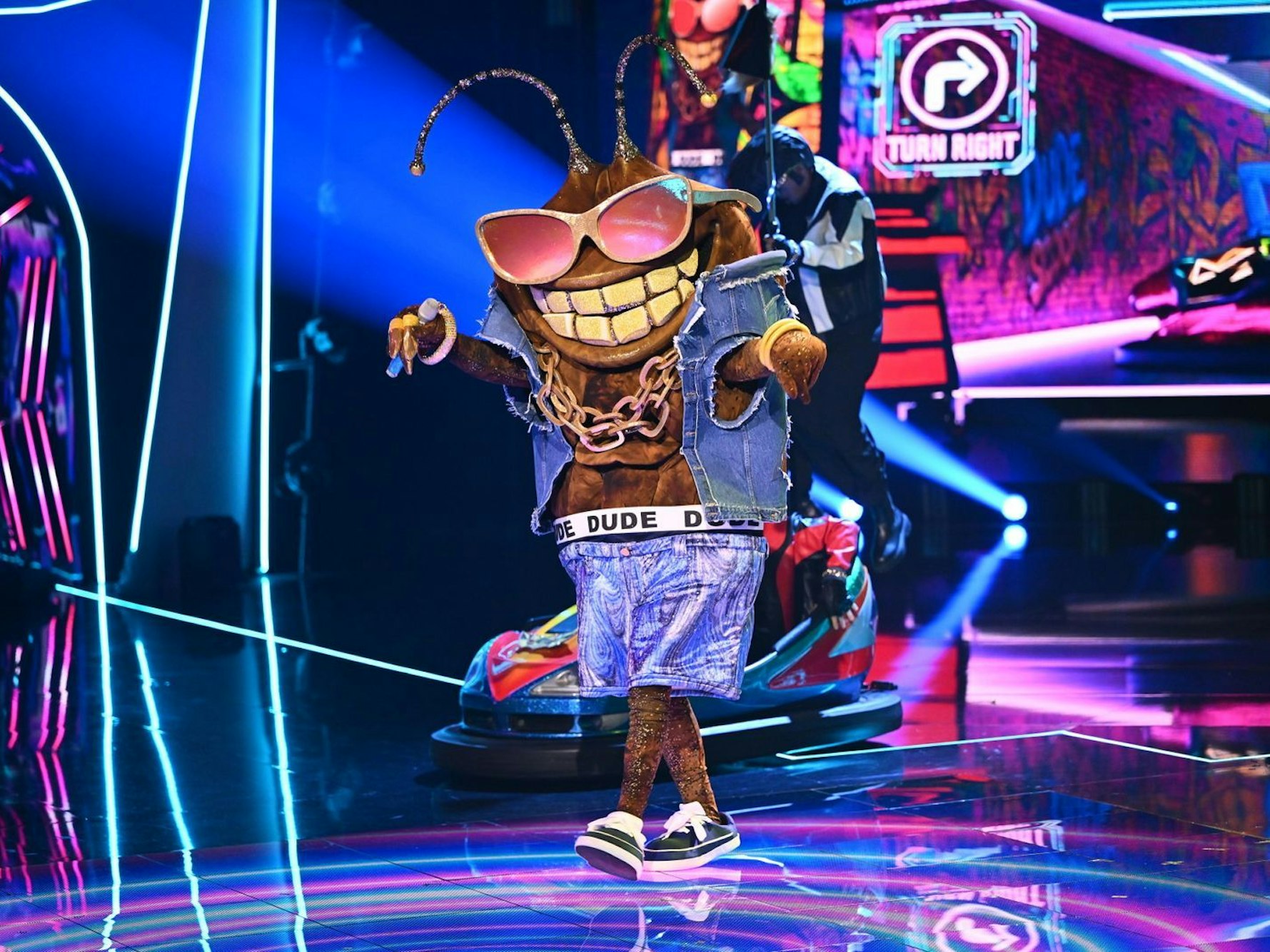 Der Dude rockte mit „All The Small Things“ (Blink-182) die Halle. Trotzdem musste er am Ende lange um den Einzug in die nächste Runde zittern. (Bild: Joyn/Willi Weber)