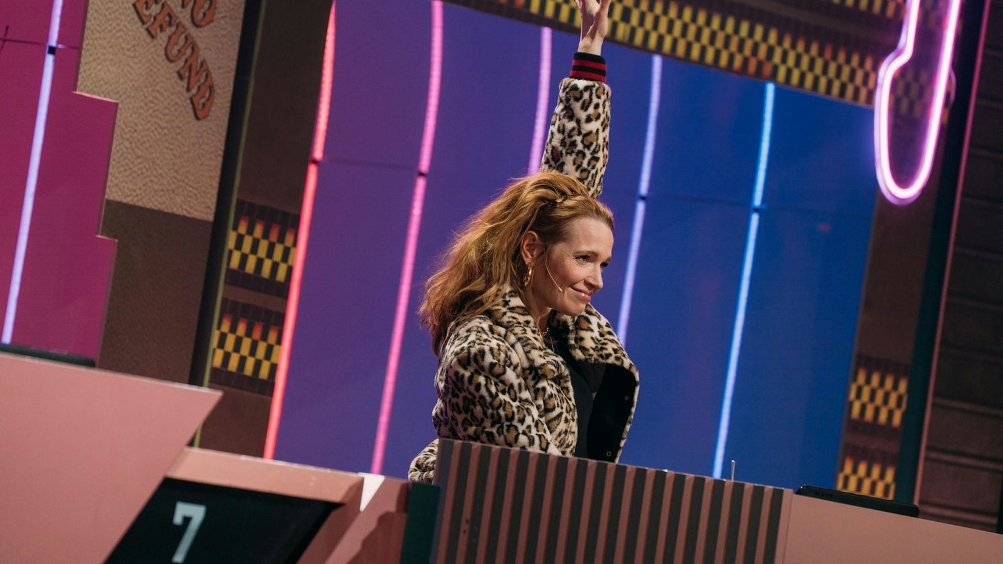 Hängt sich voll rein: Schauspielerin Karoline Herfurth. (Bild: Joyn / Julian Mathieu)