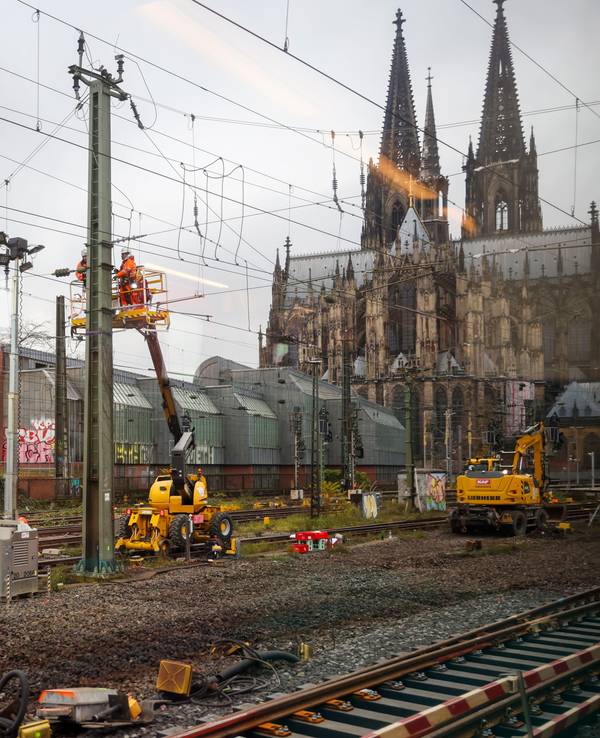 Die Arbeiten am Kölner Hauptbahnhof laufen auf Hochtouren.