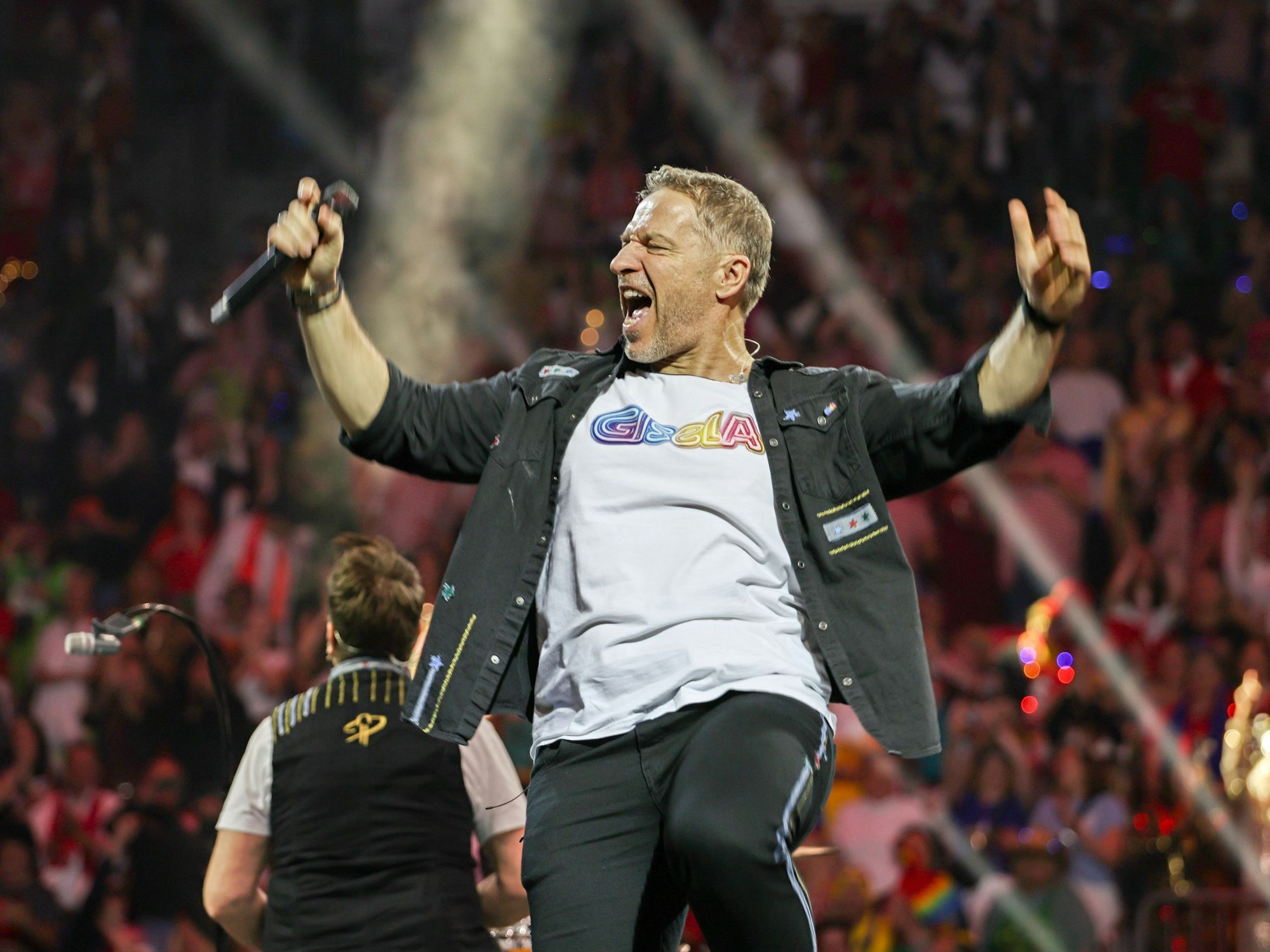 Die Höhner bei ihrem Auftritt in der Lanxess-Arena.