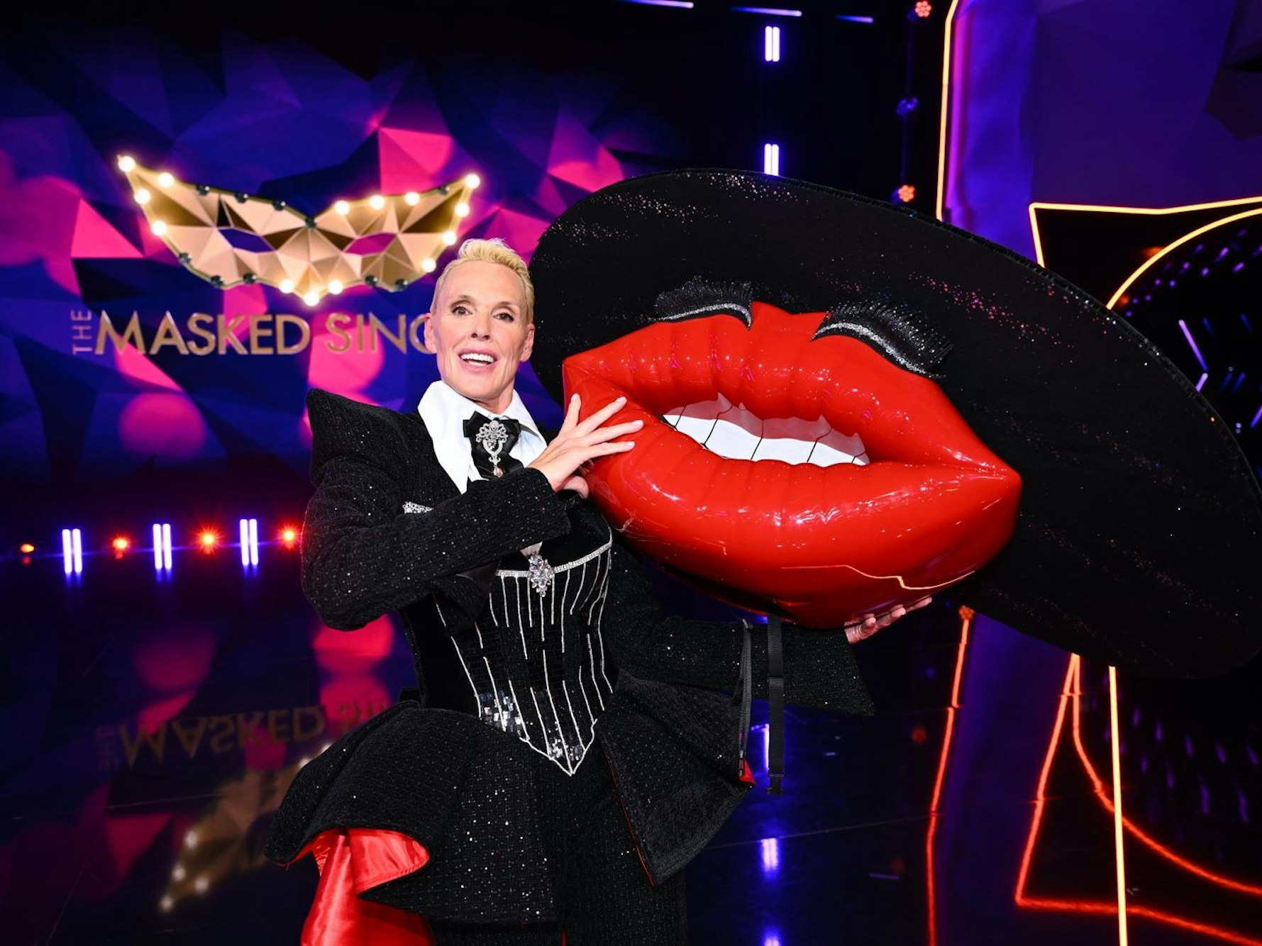 Weltstar und Ex-Dschungelkönigin Brigitte Nielsen erhielt die wenigsten Fan-Stimmen und wurde enttarnt. „Es war eine tolle Erfahrung.“ (Bild: Joyn/Willi Weber)