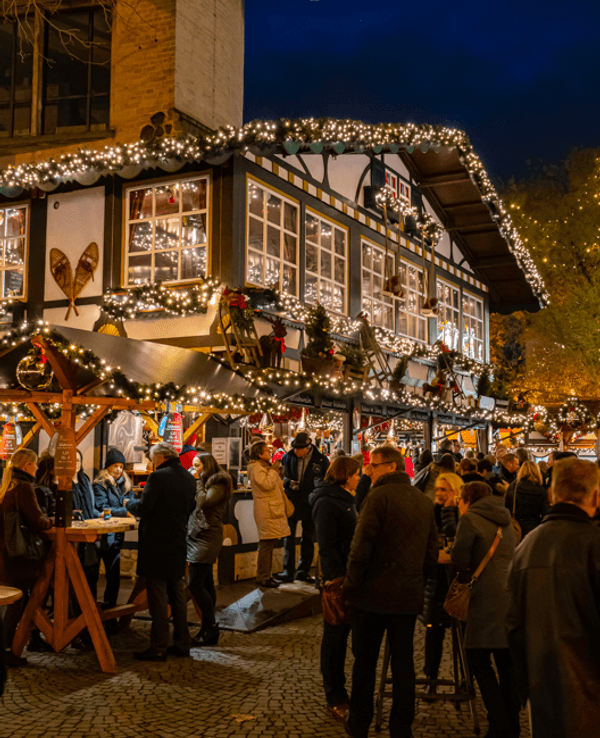 Ein Bild vom Weihnachtsmarkt auf dem Rudolfplatz.