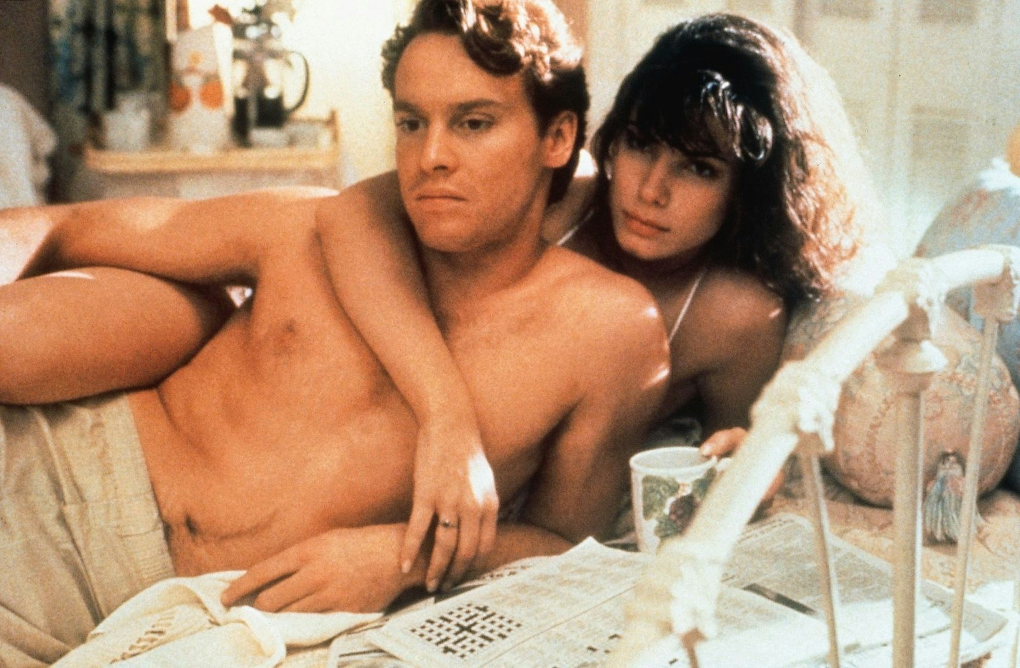 Auch die Romanze „Love Potion No. 9 - Der Duft der Liebe“ (Bild, 1992) mit Bullocks späterem Verlobten Tate Donovan ist heute weitgehend vergessen. (Bild: vox)