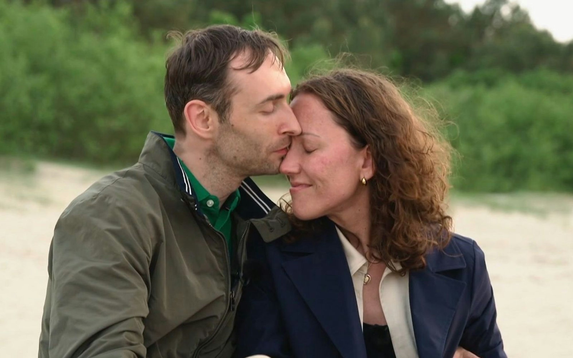 Martin und Sarah haben sich ineinander verliebt. (Bild: Joyn)