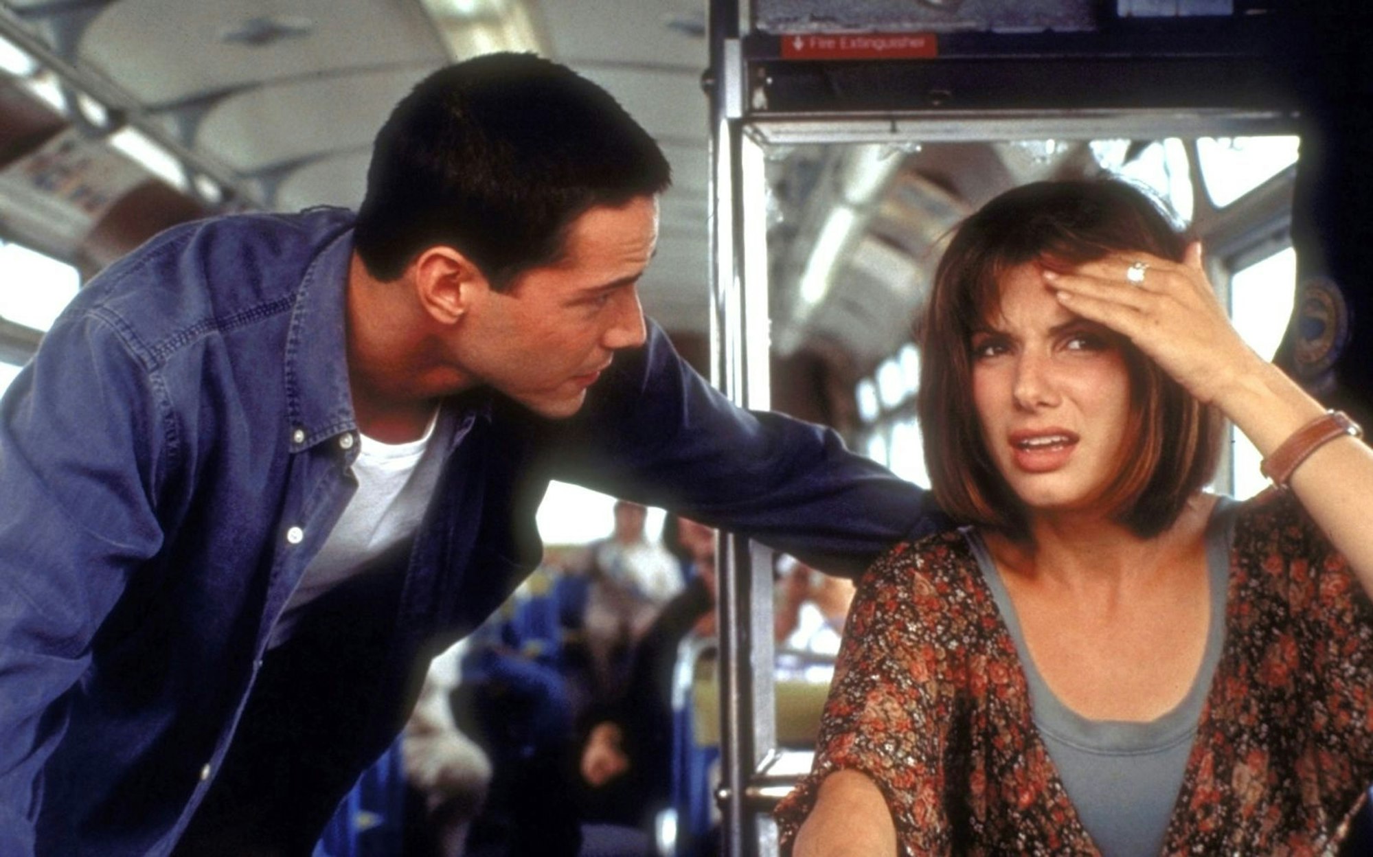 1994 der große Paukenschlag: Mit „Speed“ war Sandra Bullock damals an der Seite von Keanu Reeves in einem der Blockbuster des Jahres zu sehen. Für beide Schauspieler bedeutete der Klassiker der endgültie Durchbruch. (Bild: Twentieth Century Fox)