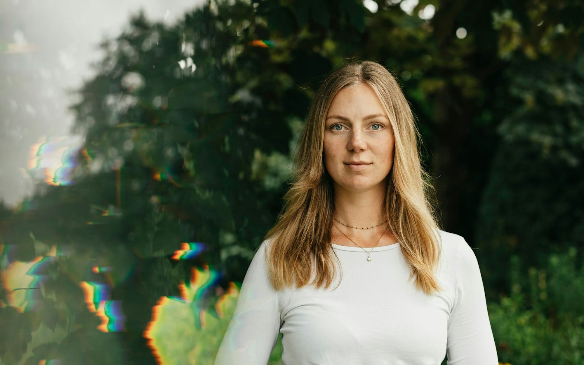 Mara wurde mit 18 Jahren zweimal bei der Bundeswehr vergewaltigt. Ihr wurde abgeraten, während des Verfahrens in Therapie zu gehen, „damit meine Glaubwürdigkeit nicht an Gewichtung verliert“, erzählt sie fassungslos. (Bild: ZDF/Verena Müller)