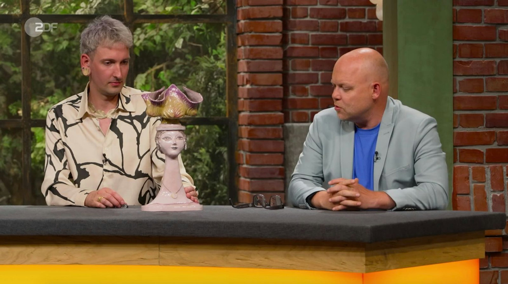 „Entweder spricht es einen an, oder eben nicht“, erklärte Benjamin Leo Leo (rechts, mit Fabian Kahl) zur Figur. (Bild: ZDF)