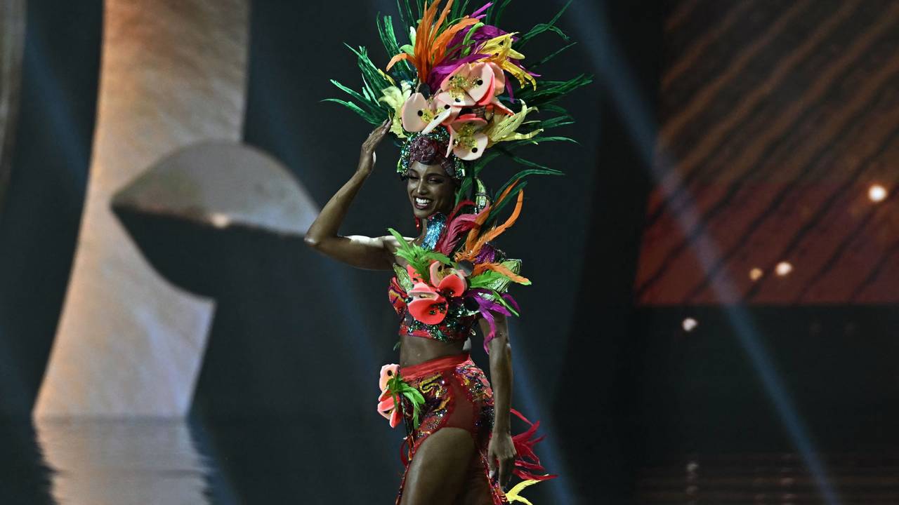 Miss Jamaika Gabrielle Henry auf der Bühne bei der Miss-Universe-Wahl 2025.