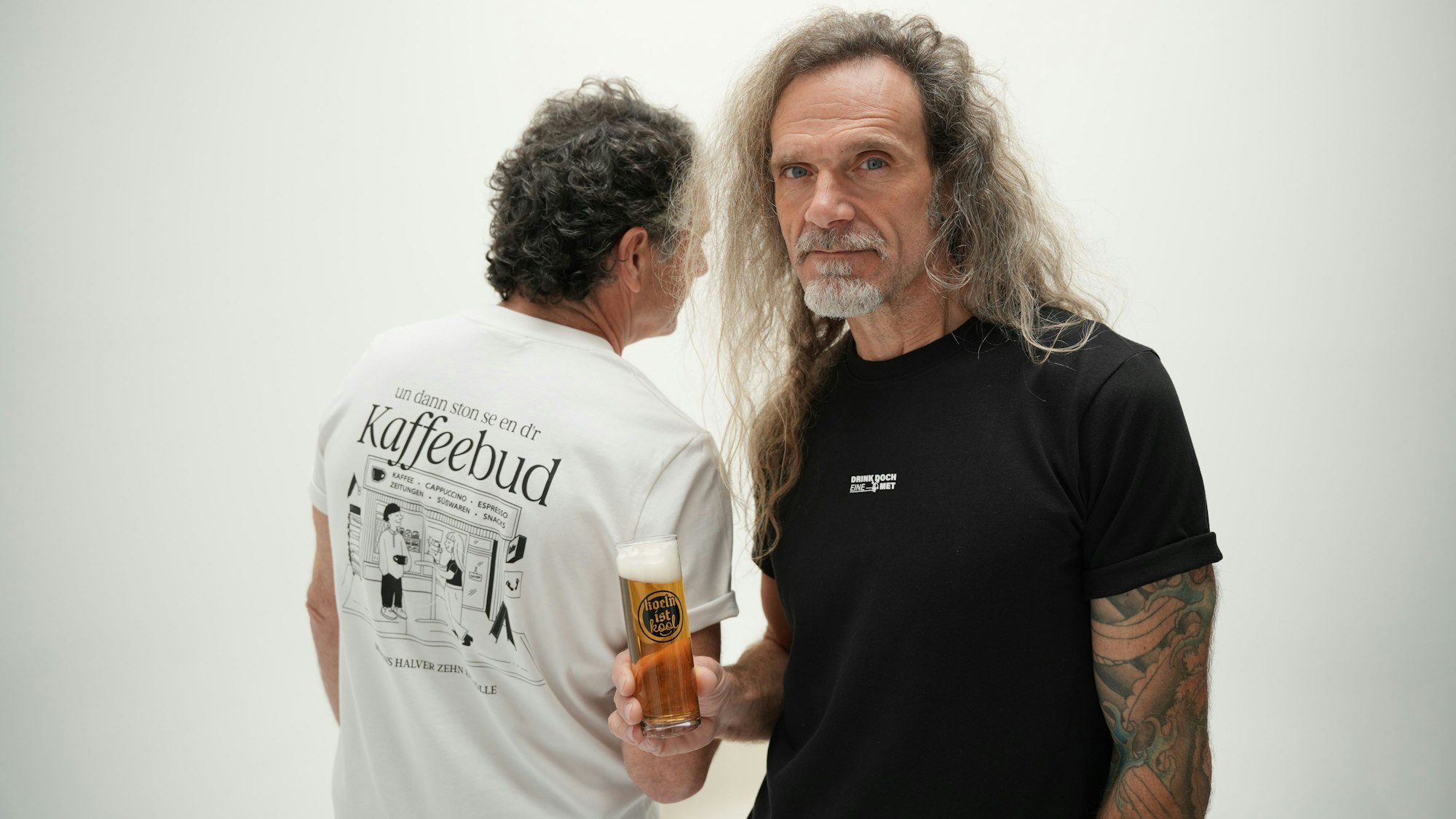 Die Bläck Fööss mit ihren neuen T-Shirts.