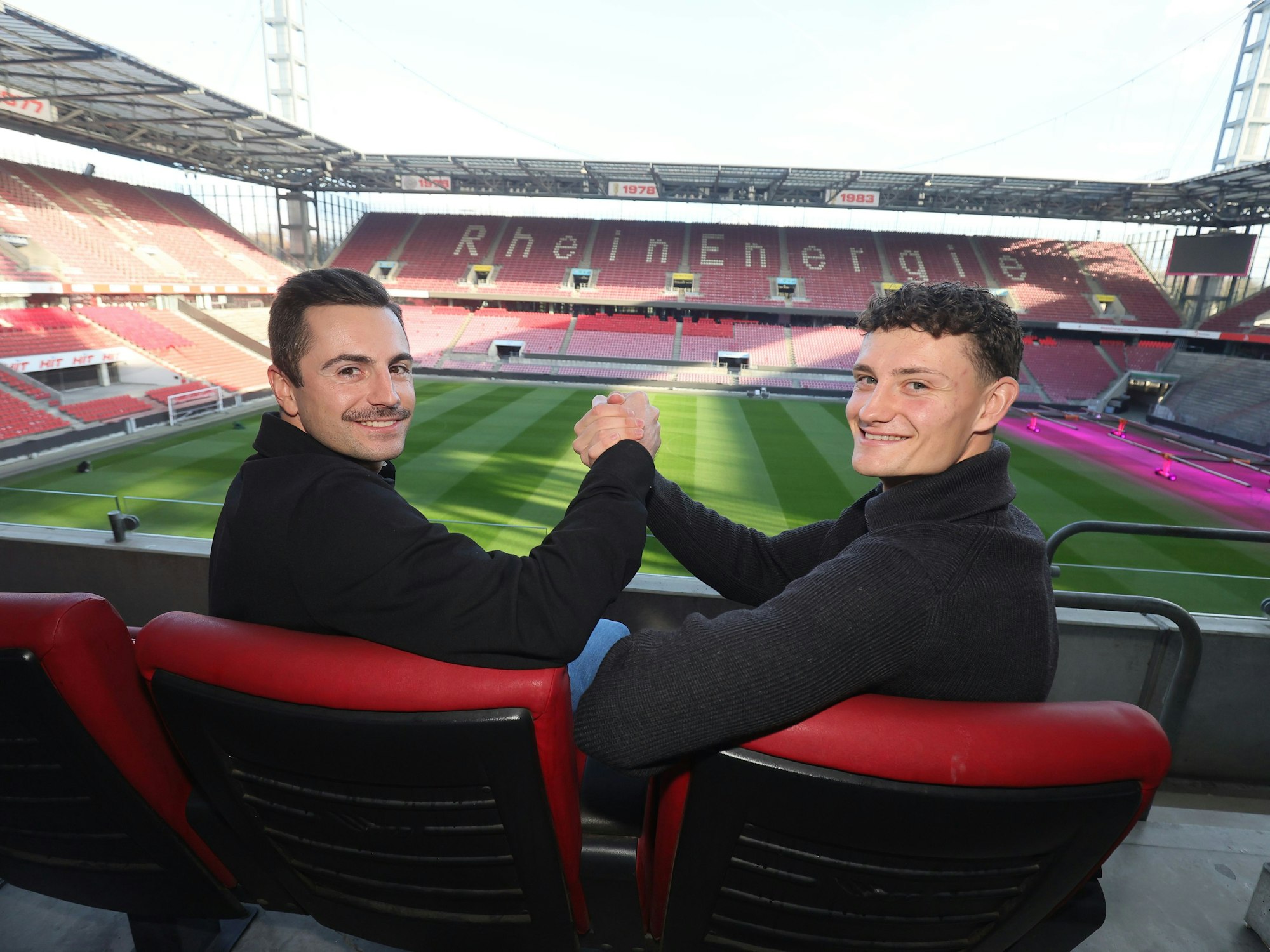Doppelinterview mit Maximilian Kammerer (Kölner Haie) und Eric Martel (1. FC Köln) am 20. November 2025 im Rhein-Energie-Stadion.