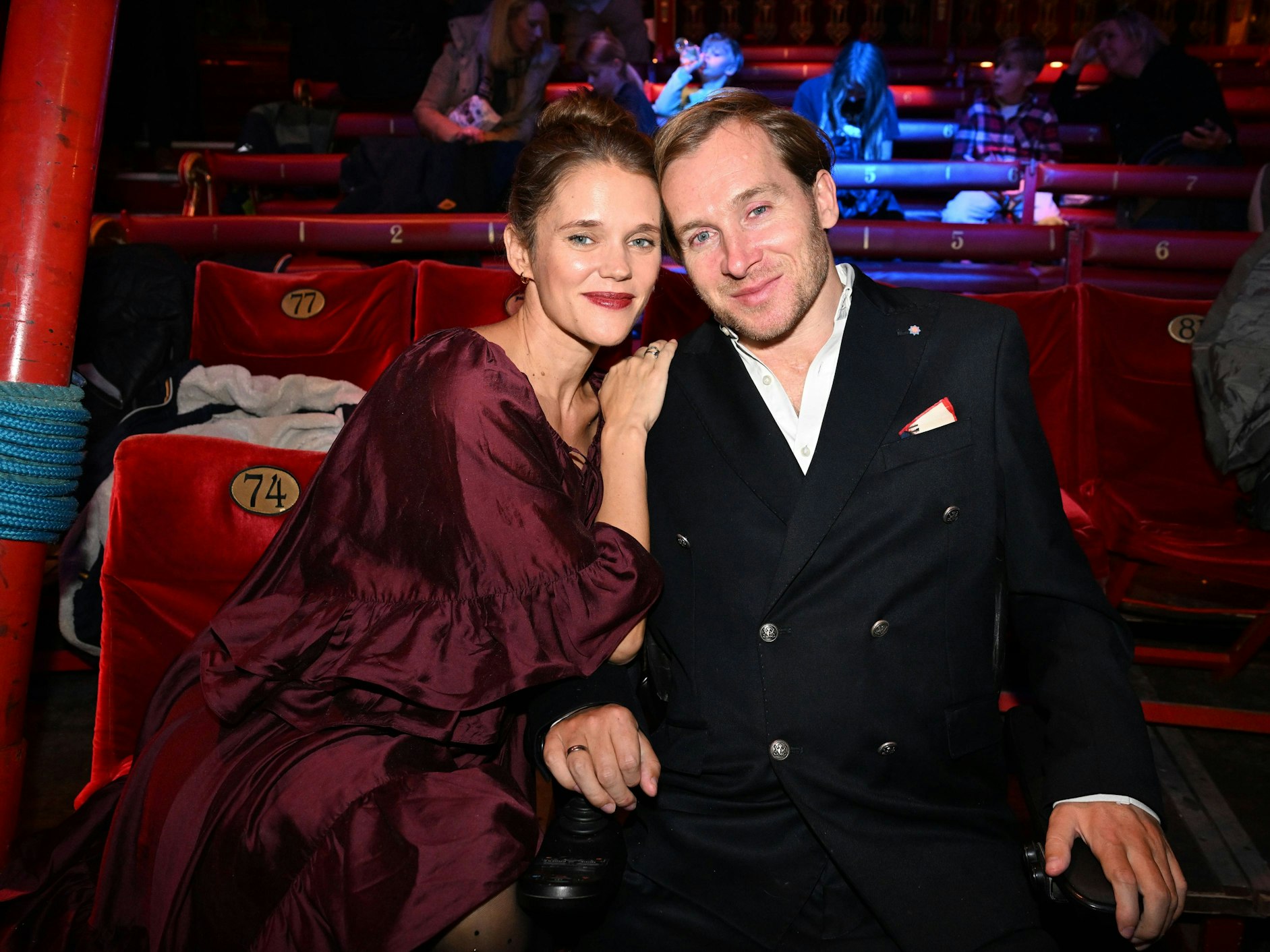 Samuel Koch mit Frau Sarah Elena im Oktober 2025. In wenigen Wochen erwartet das Paar das erste Kind.