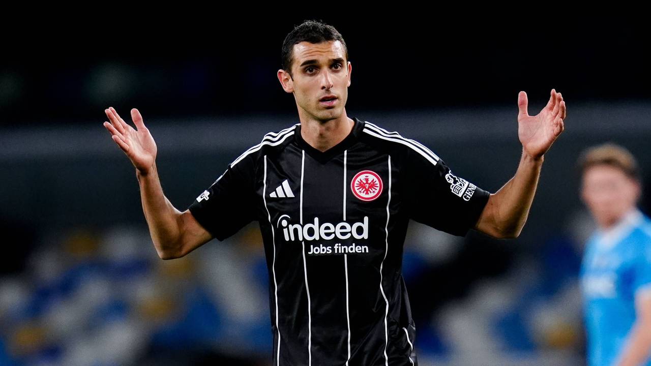 Ellyes Skhiri (Eintracht Frankfurt) beim Champions--League-Spiel gegen SSC Napoli (0:0) am 4. November 2025.