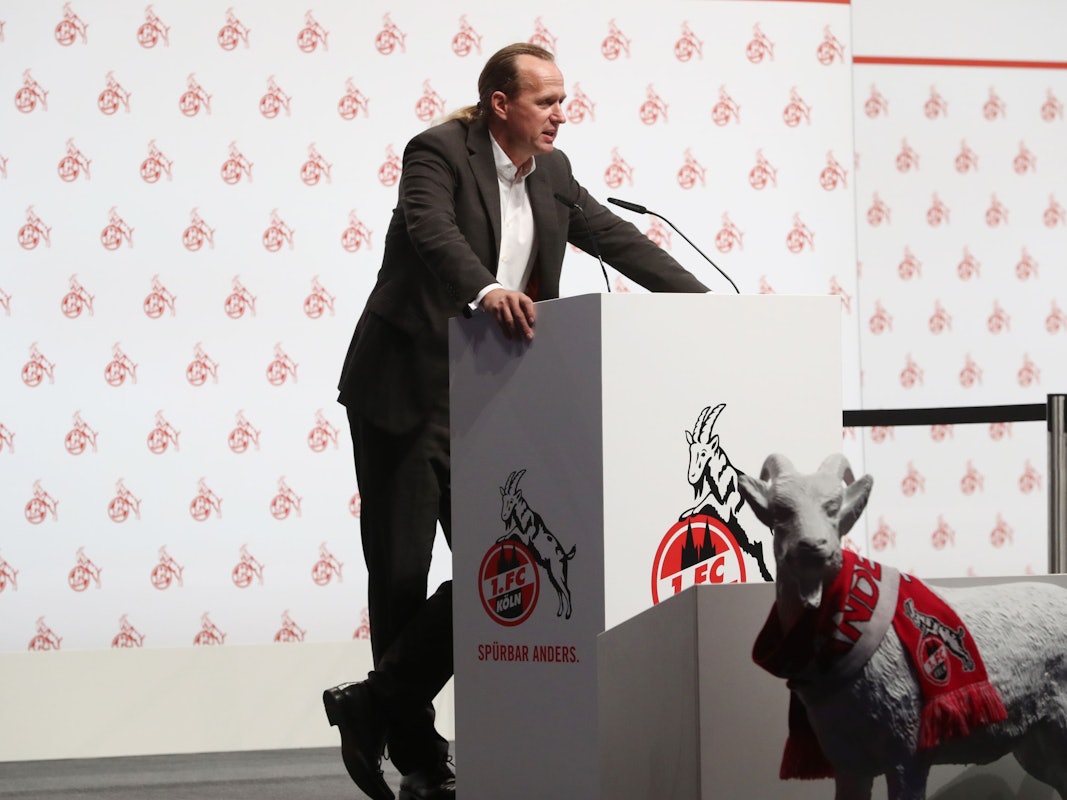 Stefan Müller-Römer, hier am 6. November 2021 bei der Mitgliederversammlung des 1. FC Köln.