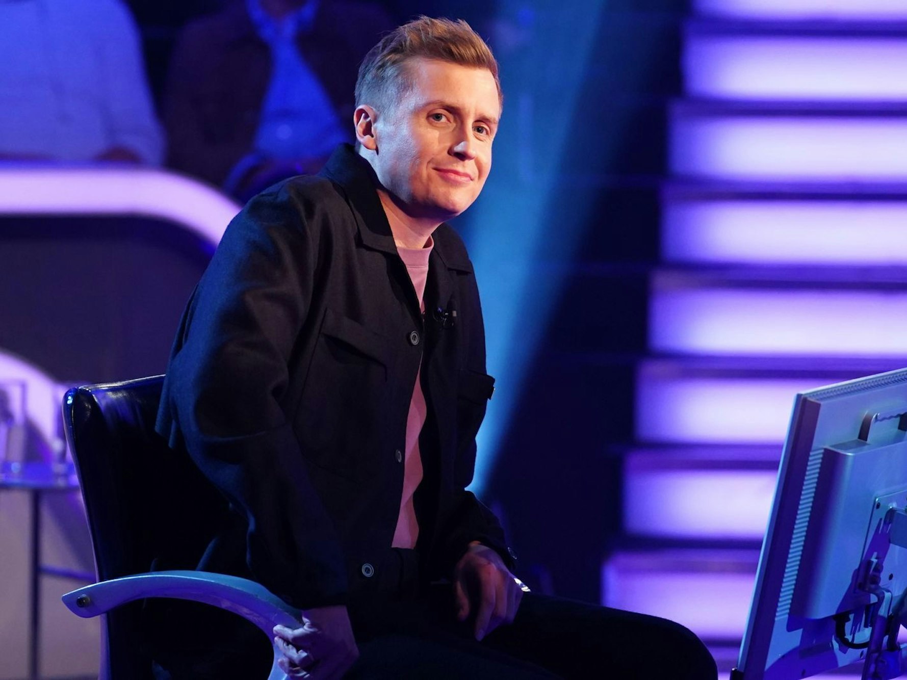 Später wurde er frecher und sagte schelmisch, er könne sich die Nachfolge von Jauch durchaus vorstellen. (Bild: RTL / Stefan Gregorowius)