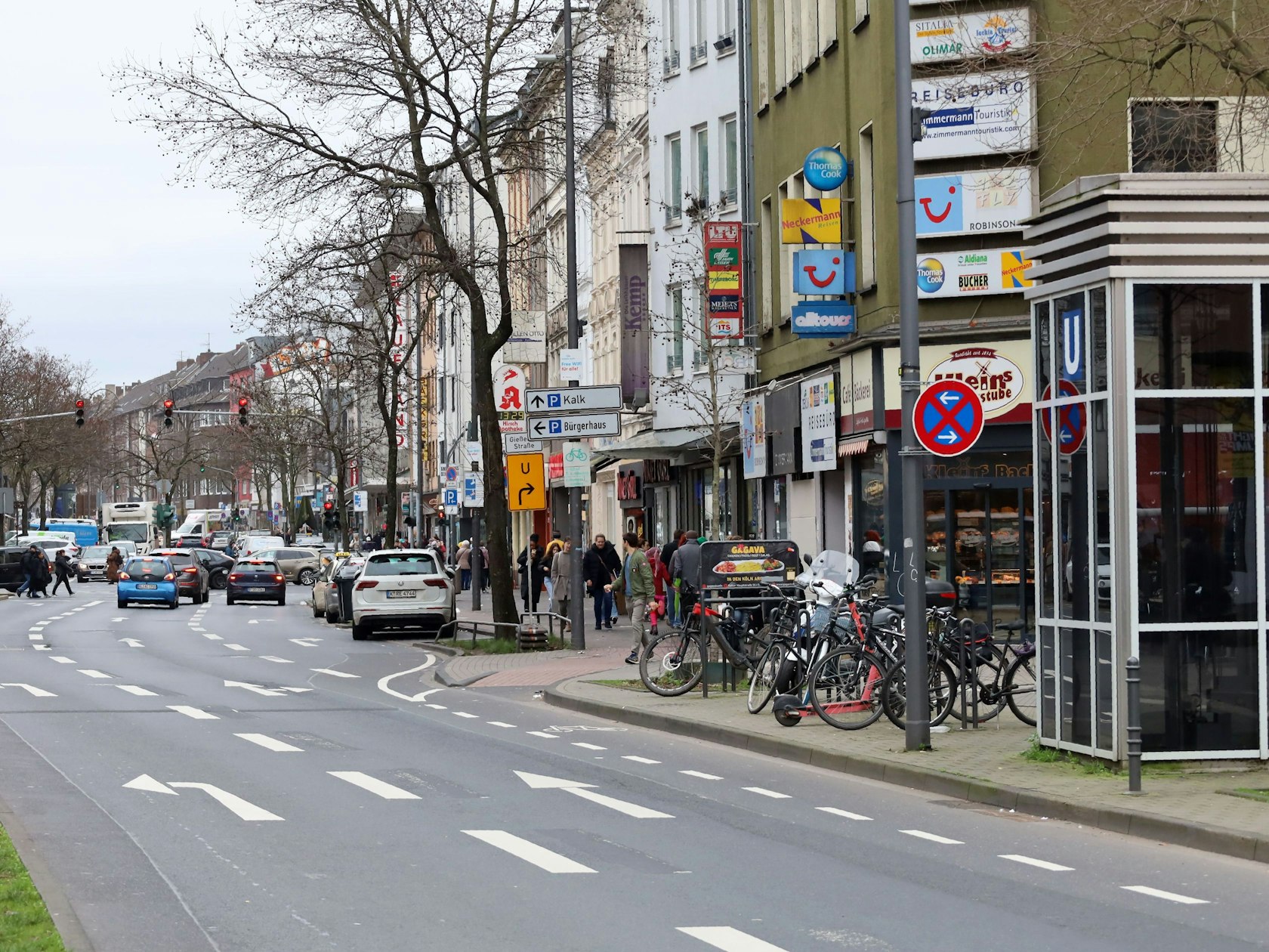 Die Kalker Hauptstraße ist laut einer Auswertung von „Allianz direct“ erneut zur gefährlichsten Straße Kölns gekürt worden.