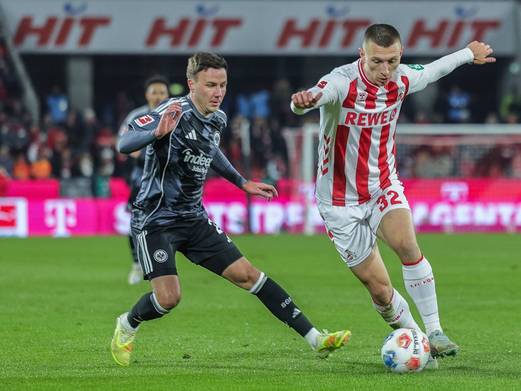 Kristoffer Lund im Duell mit Mario Götze.