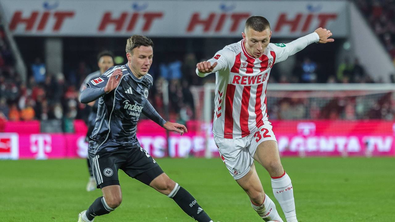 Kristoffer Lund im Duell mit Mario Götze.