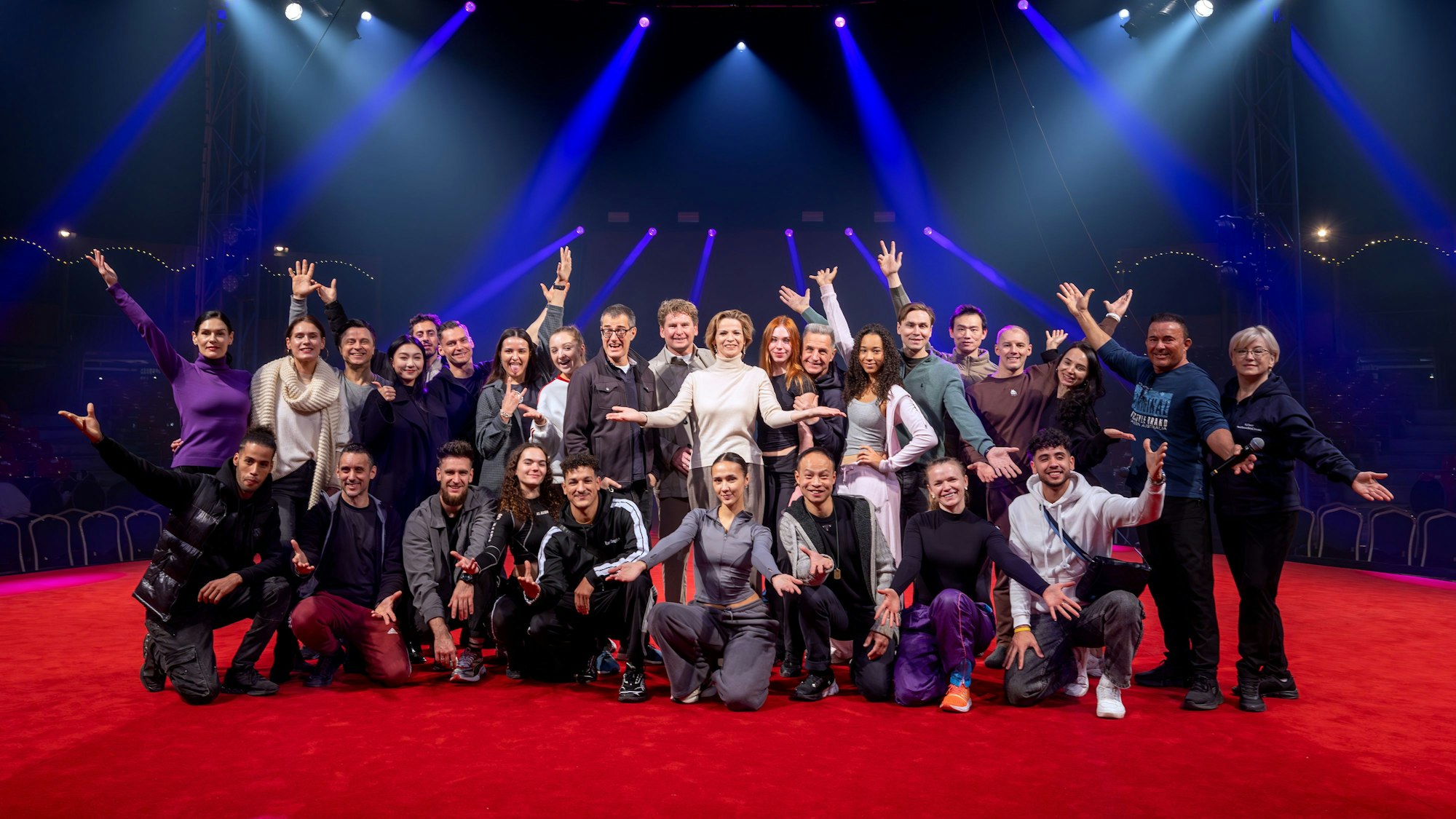 Gruppenbild im Kölner Weihnachtscircus.