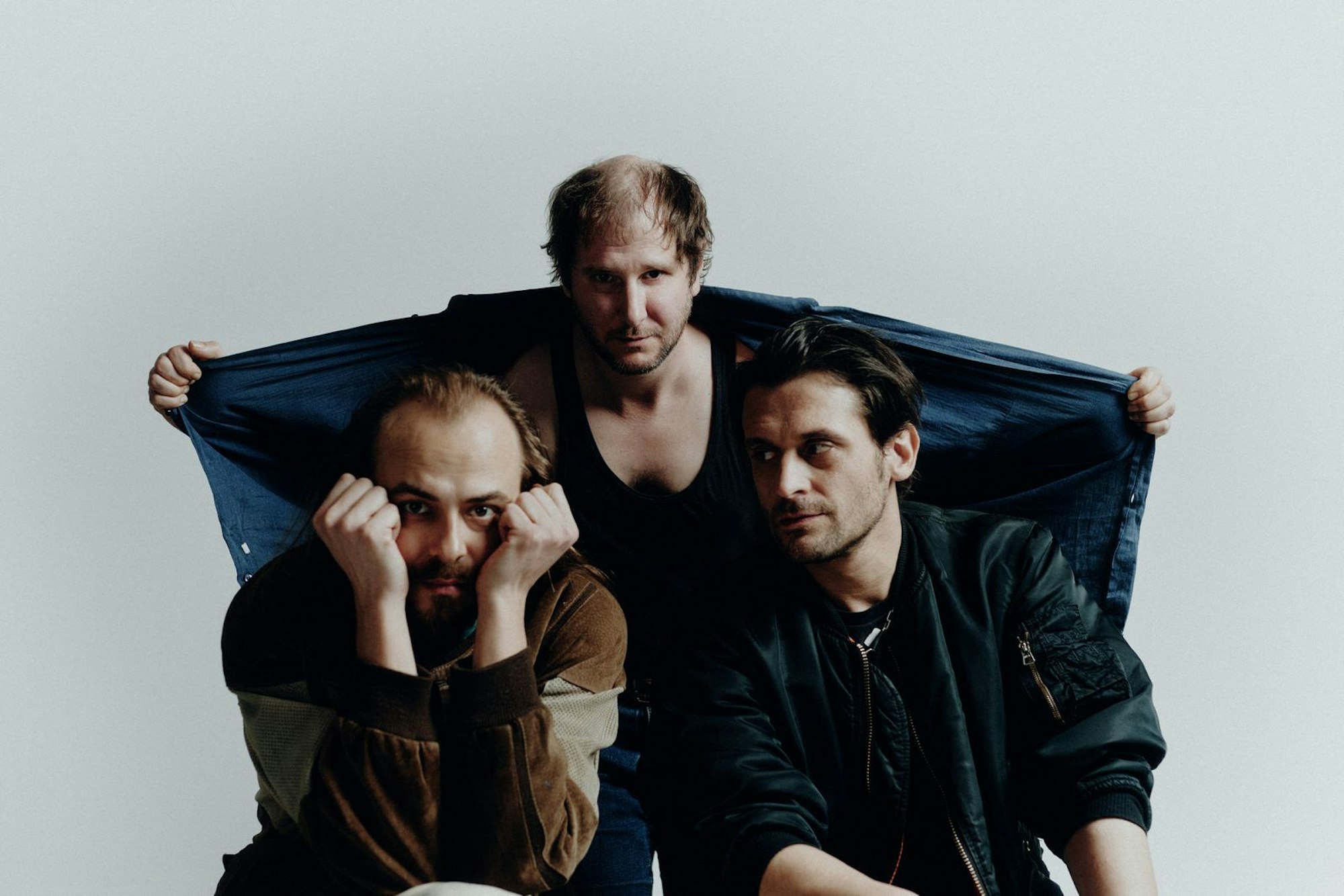 Vom Wiener Underground zu einer der größten Rockbands im deutschsprachigen Raum: Mit ungebrochener Energie und viel „Amore“ füllen Wanda seit über zehn Jahren die Hallen. (Bild: Maximilian König)