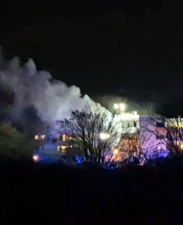 Die Feuerwehr musste einen Wohnungsbrand in Köln-Holweide bekämpfen.