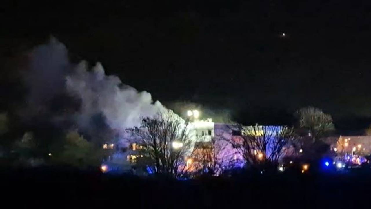 Die Feuerwehr musste einen Wohnungsbrand in Köln-Holweide bekämpfen.