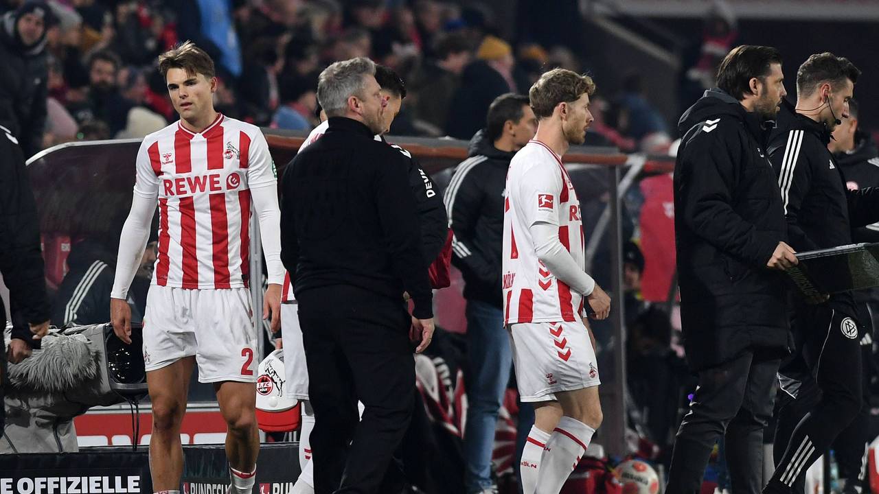 Joel Schmied (1. FC Köln) musste am 22. November 2025 verletzt ausgewechslet werden.